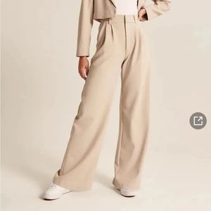 Pleated front, wide-leg trouser for women, M short